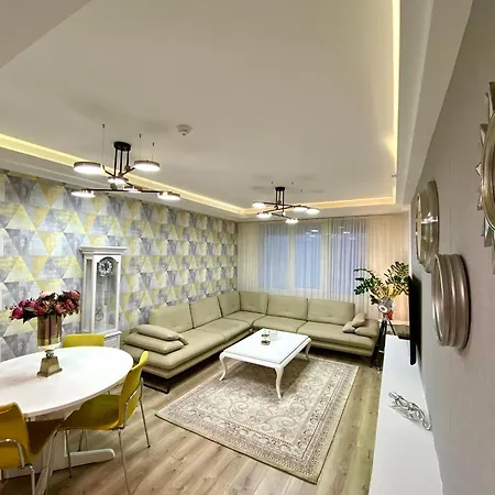 Sky 32nd Floor Apartment